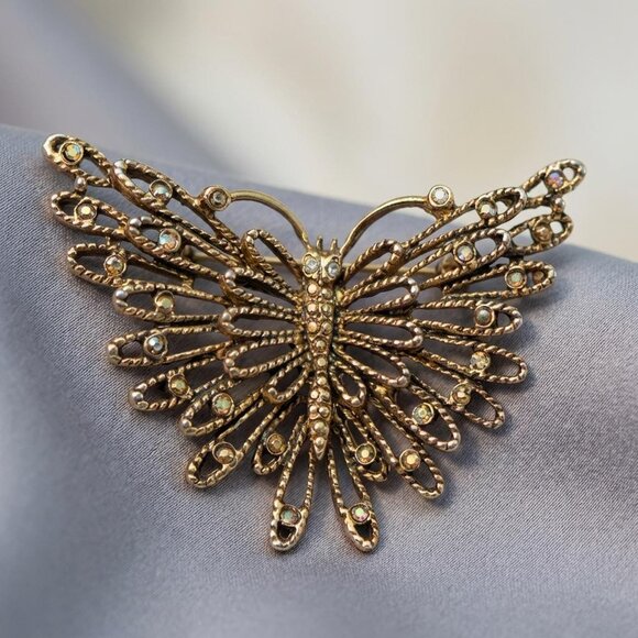 Oscar de la Renta Jewelry - Oscar de la Renta Butterfly Brooch Gold Openwork 2.25" Vintage